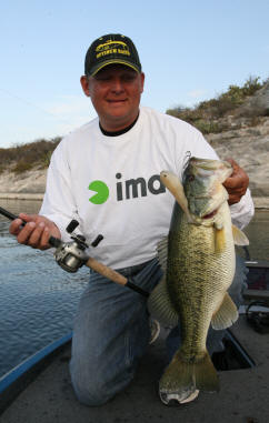 Kurt Dove Professional Angler Bass Guide Amistad Falcon Choke Canyon SW Texas Southwest Texas